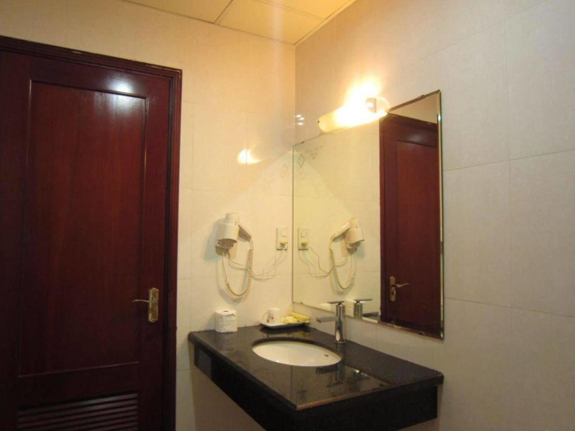 Reddoorz Ruby Star Hotel Truong Dinh Ho Chi Minh Zewnętrze zdjęcie